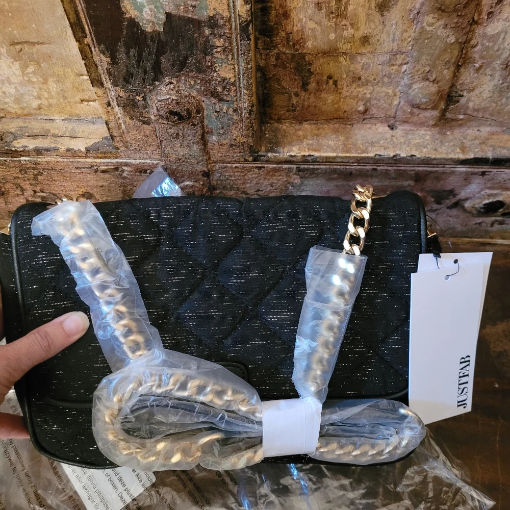 NEW black & gold quilted purse - Picture 4 of 5